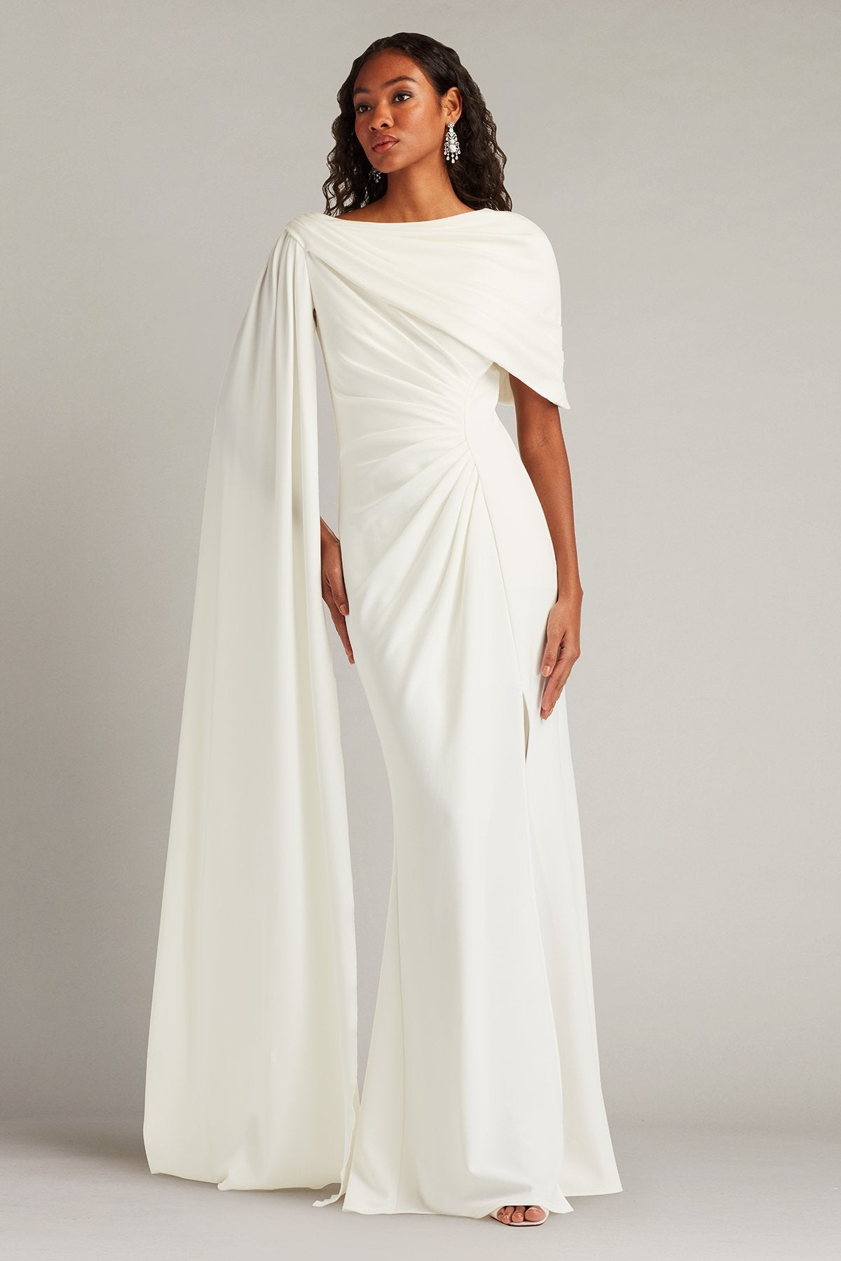 カーディガン Papier Tiered gown/White EVANGELINE STRAPLESS JACQUARD GOWN WITH CAPE | CULT MIA | HACCHIC