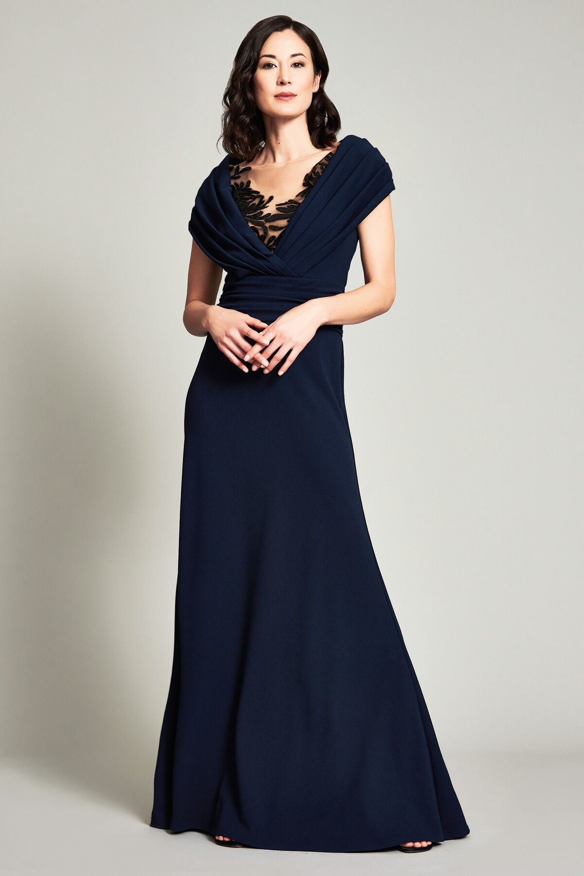 TADASHI SHOJI HARUMI PEEKABOO ロングドレス Harumi Peekaboo Paillette Gown – Tadashi Shoji Official Online