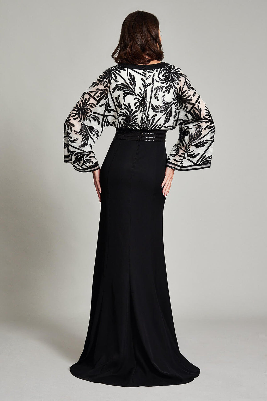 Kairi Chrysanthemum Kimono Gown