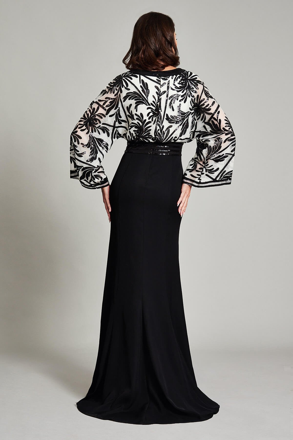 Kairi Chrysanthemum Kimono Gown