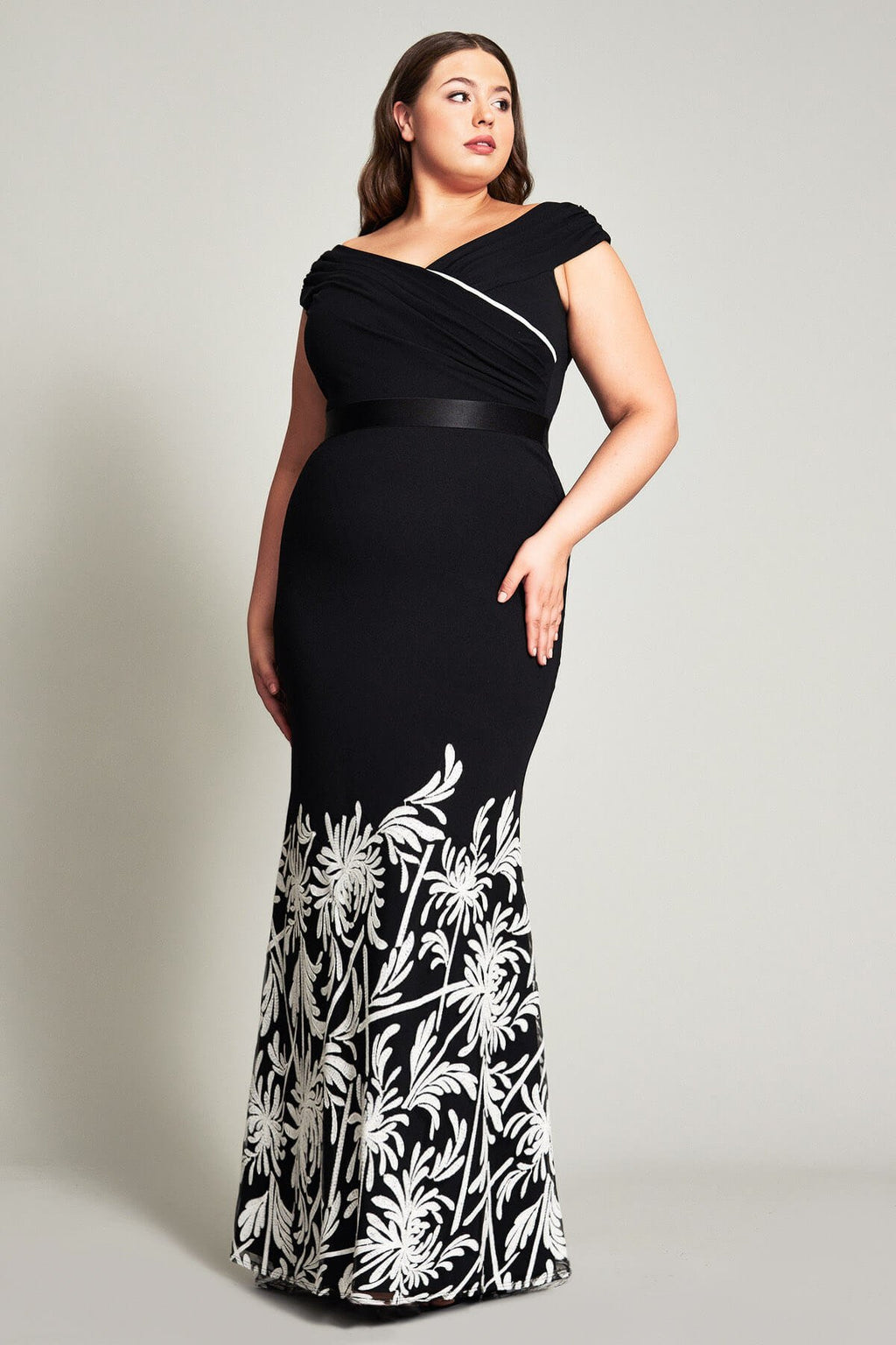 Kumi Crisscross Bodice Gown - PLUS SIZE