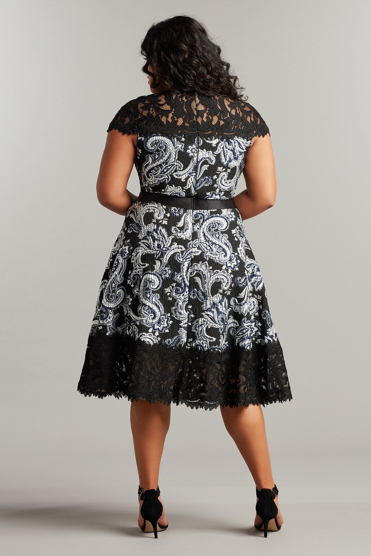 Yaren Lace & Paisley-Motif Jacquard Dress-PLUS SIZE