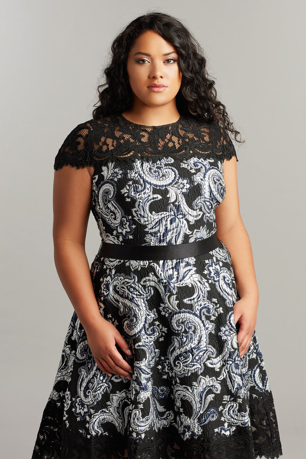 Yaren Lace & Paisley-Motif Jacquard Dress-PLUS SIZE
