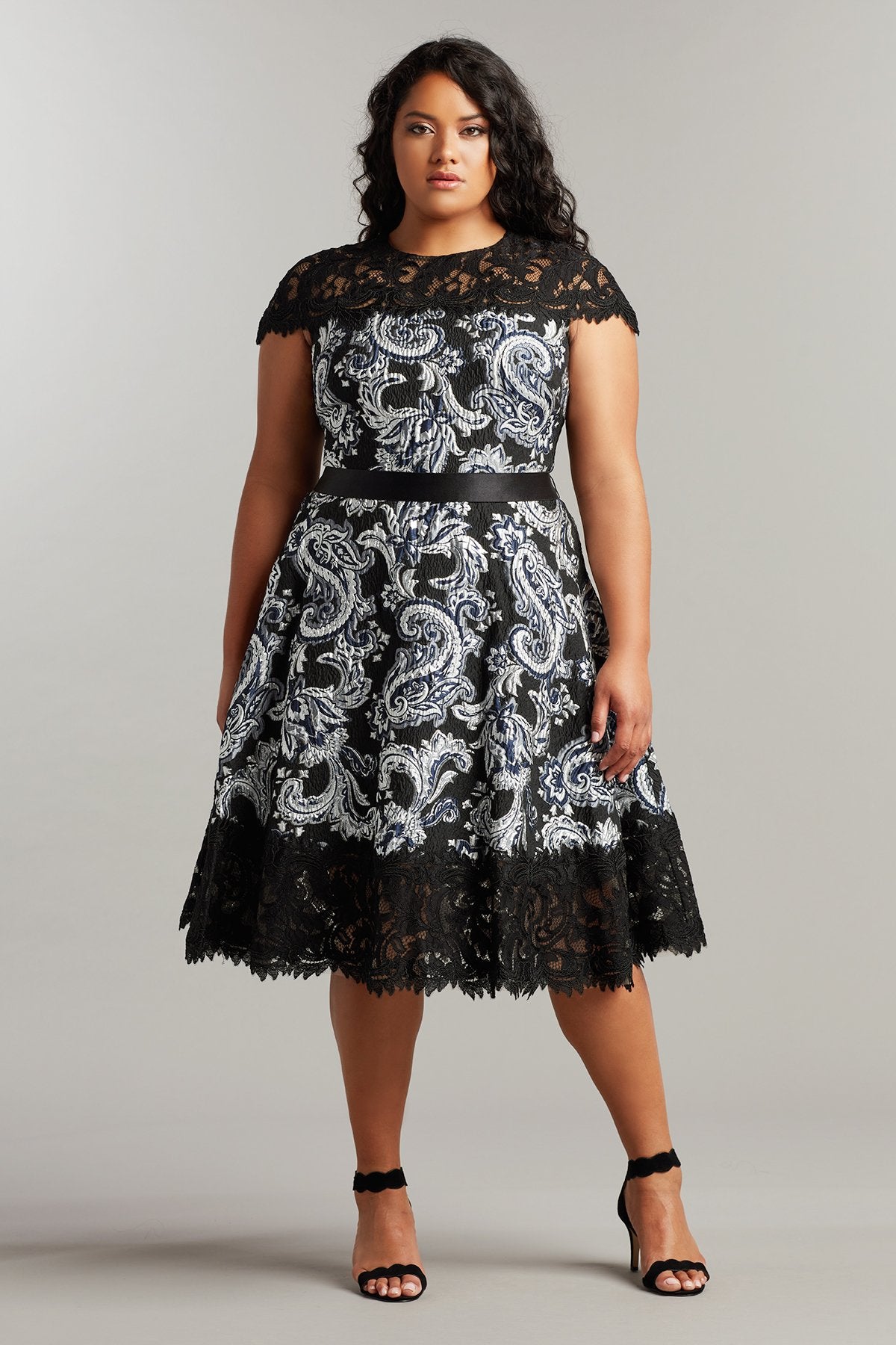 Yaren Lace & Paisley-Motif Jacquard Dress-PLUS SIZE