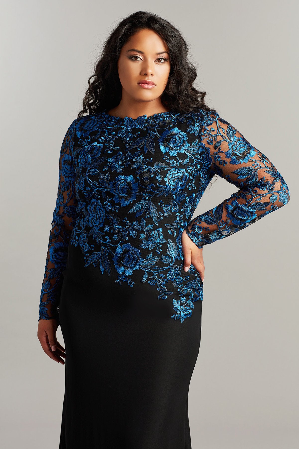 Burcu Embroidered Crepe Gown-PLUS SIZE