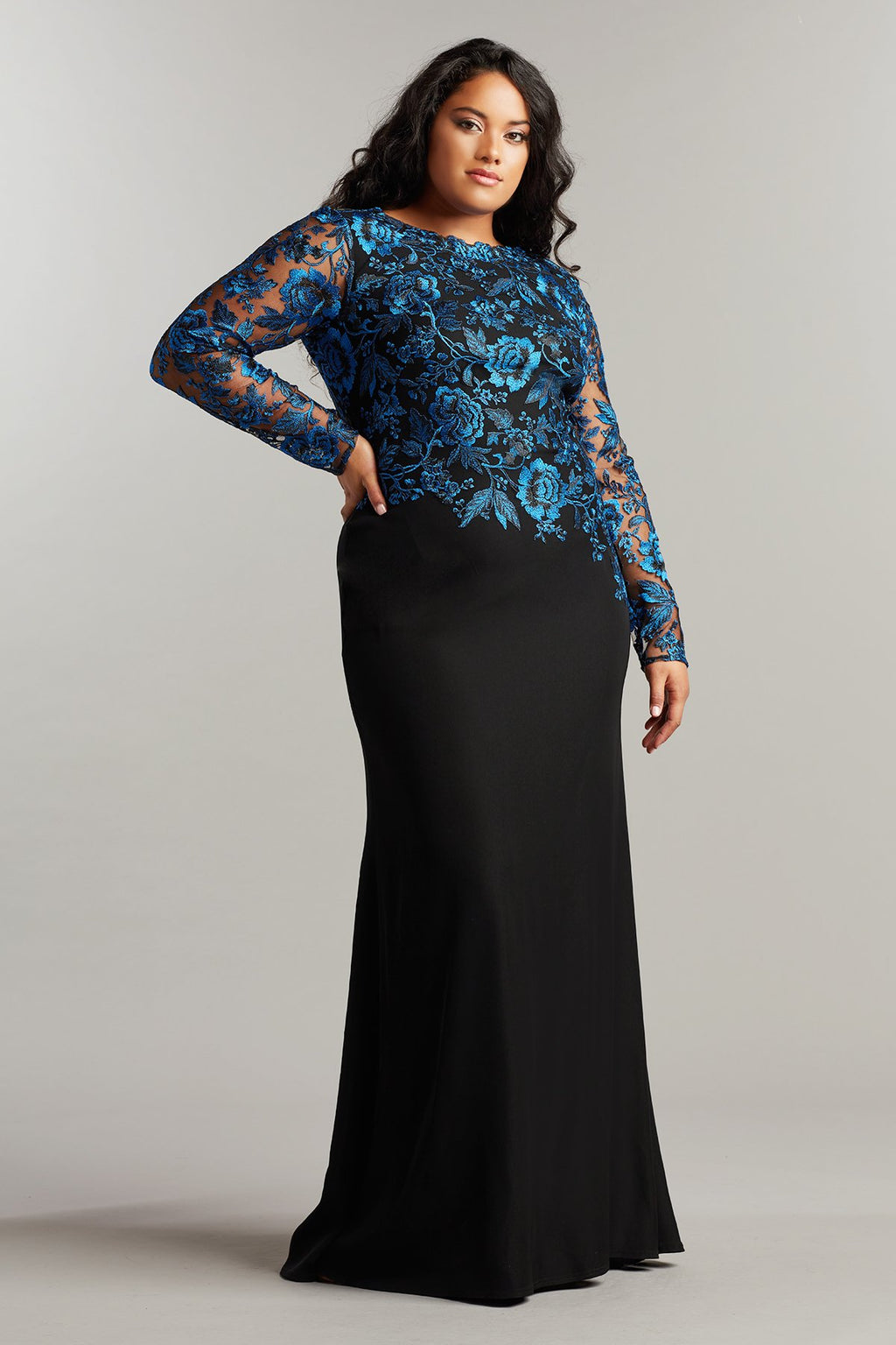 Burcu Embroidered Crepe Gown-PLUS SIZE