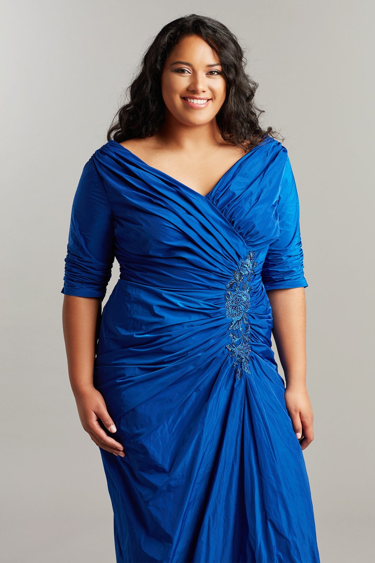 Gan Embroidered Appliqu_ Gown - PLUS SIZE