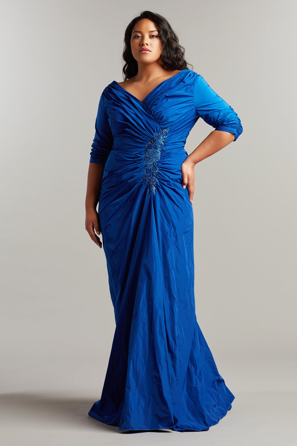 Gan Embroidered Appliqu_ Gown - PLUS SIZE