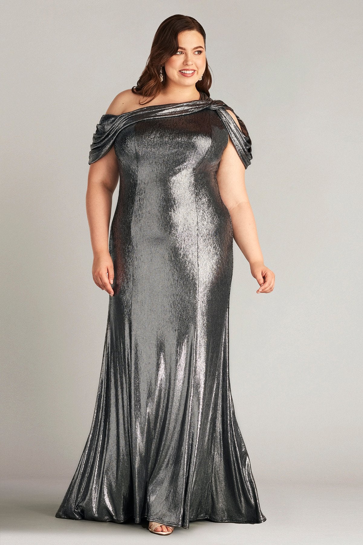 Copley Shoulder Drape Lamé Gown - PLUS SIZE – Tadashi Shoji