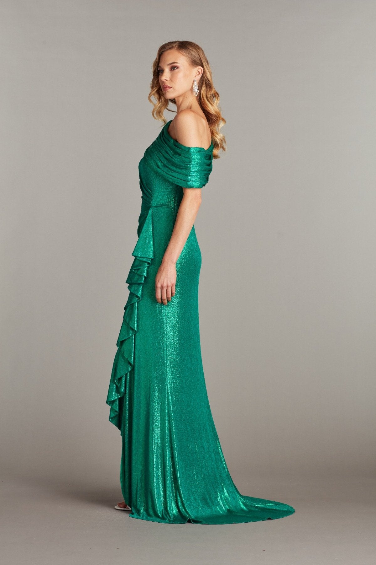 Boise Metallic Waterfall Flounce Gown – Tadashi Shoji Official Online  Boutique