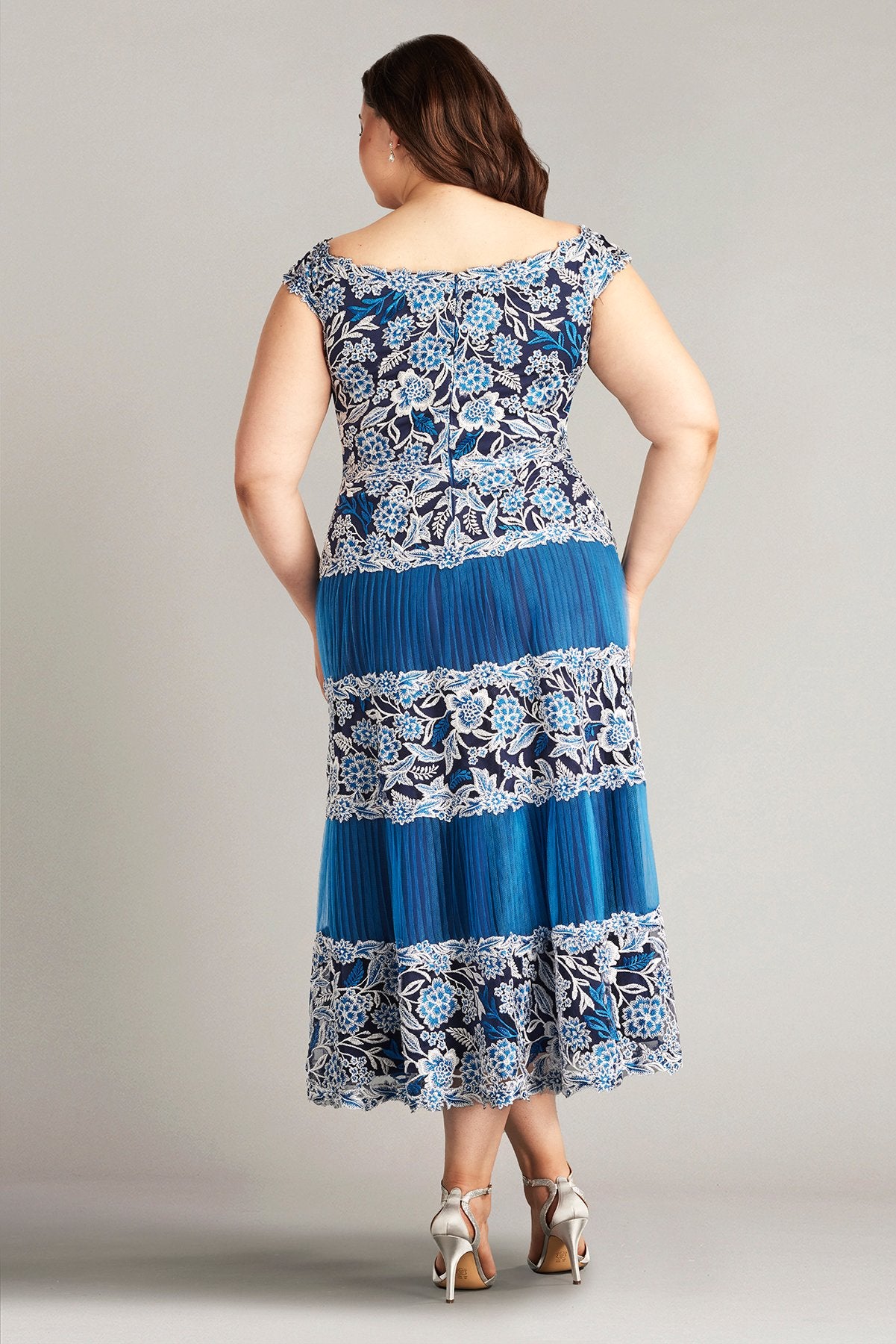 Women's Plus-Size Designer Dresses: Cocktail & Party Attire Tadashi Shoji Official Online Boutique Women's Plus-Size Designer Dresses: Cocktail & Party Attire Tadashi Shoji Official Online Boutique