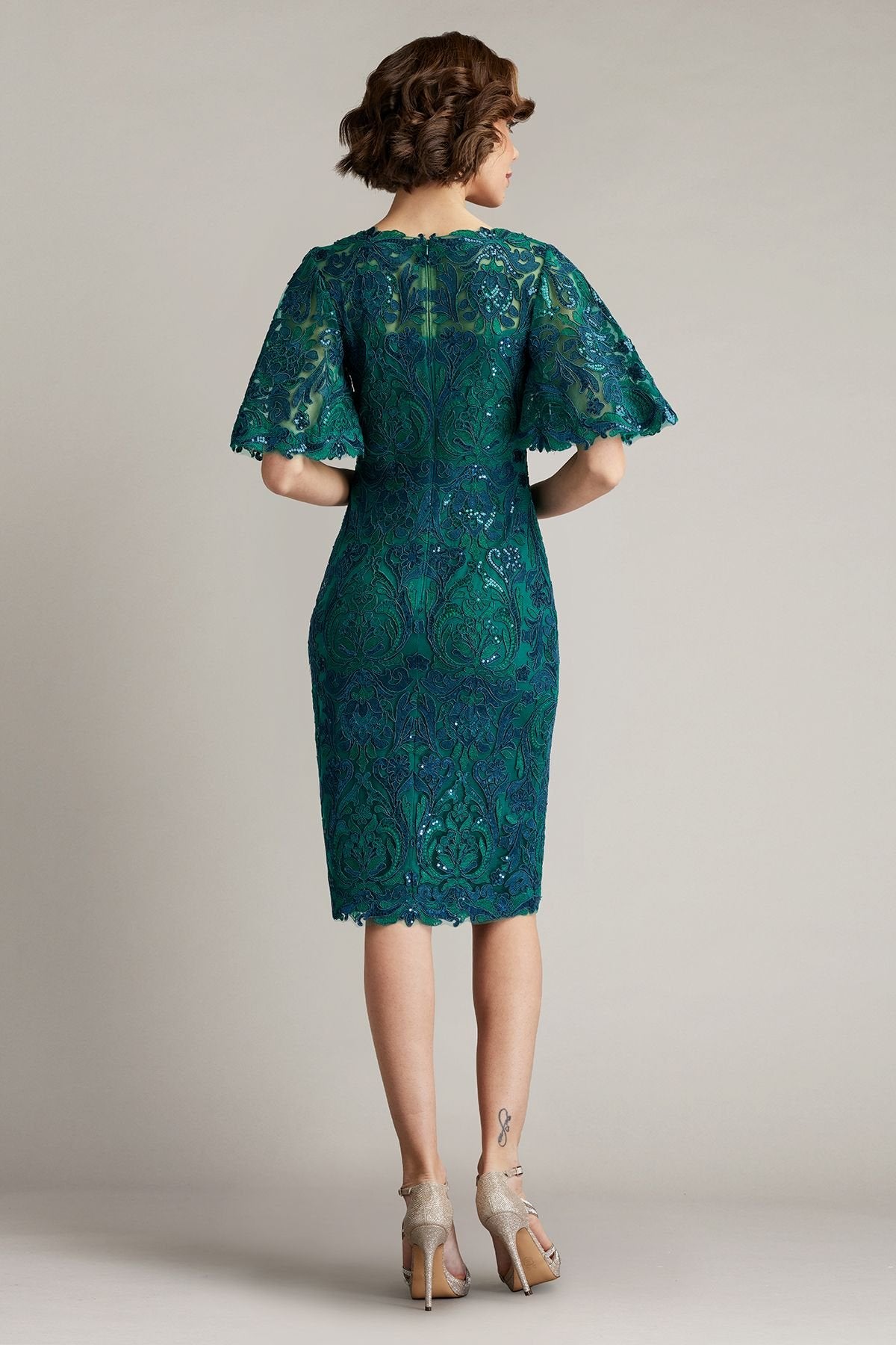 rabanne lace-trimmed maxi dress Long lace dress with cut-out details – Rabanne
