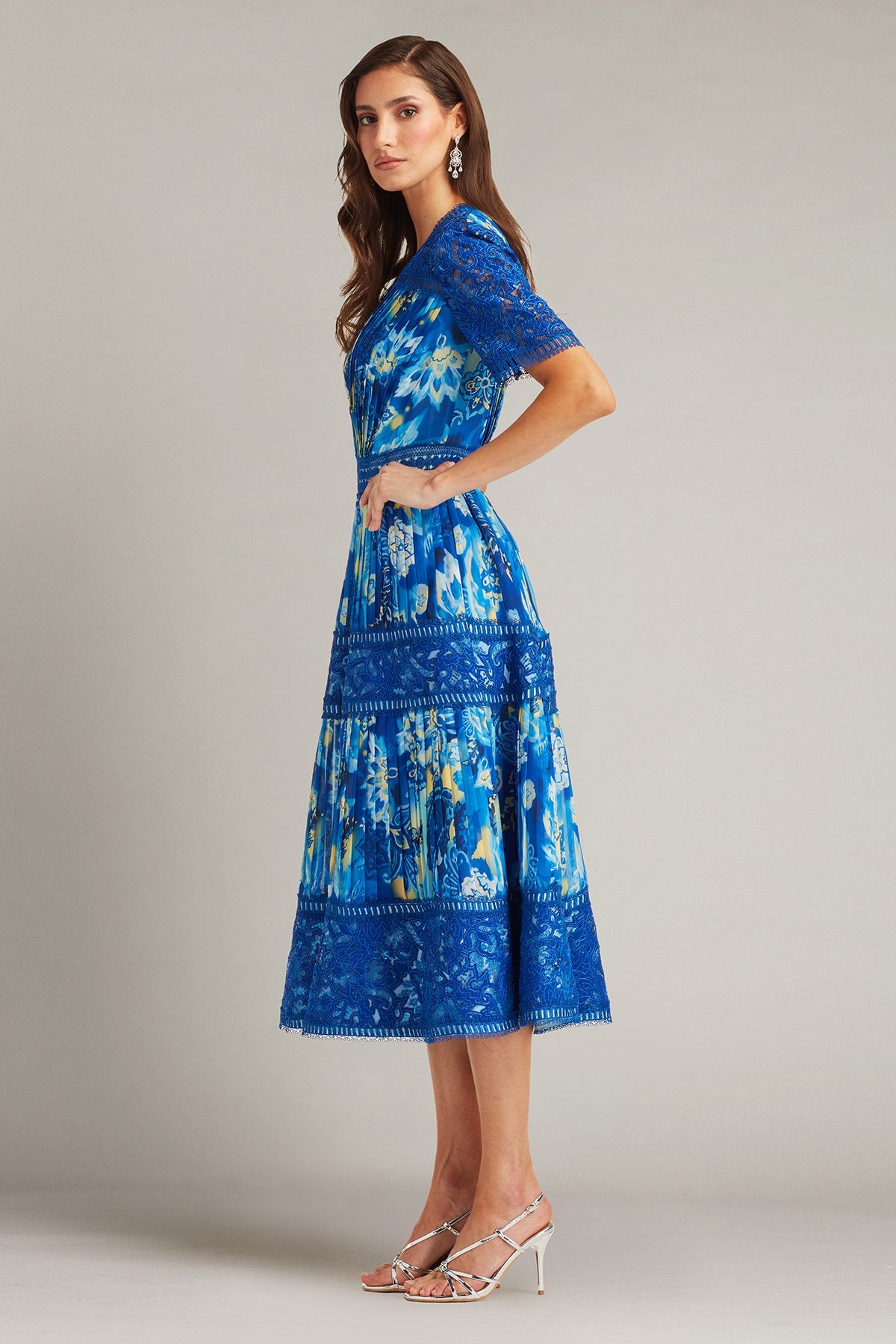 Elu Floral Print Midi Dress