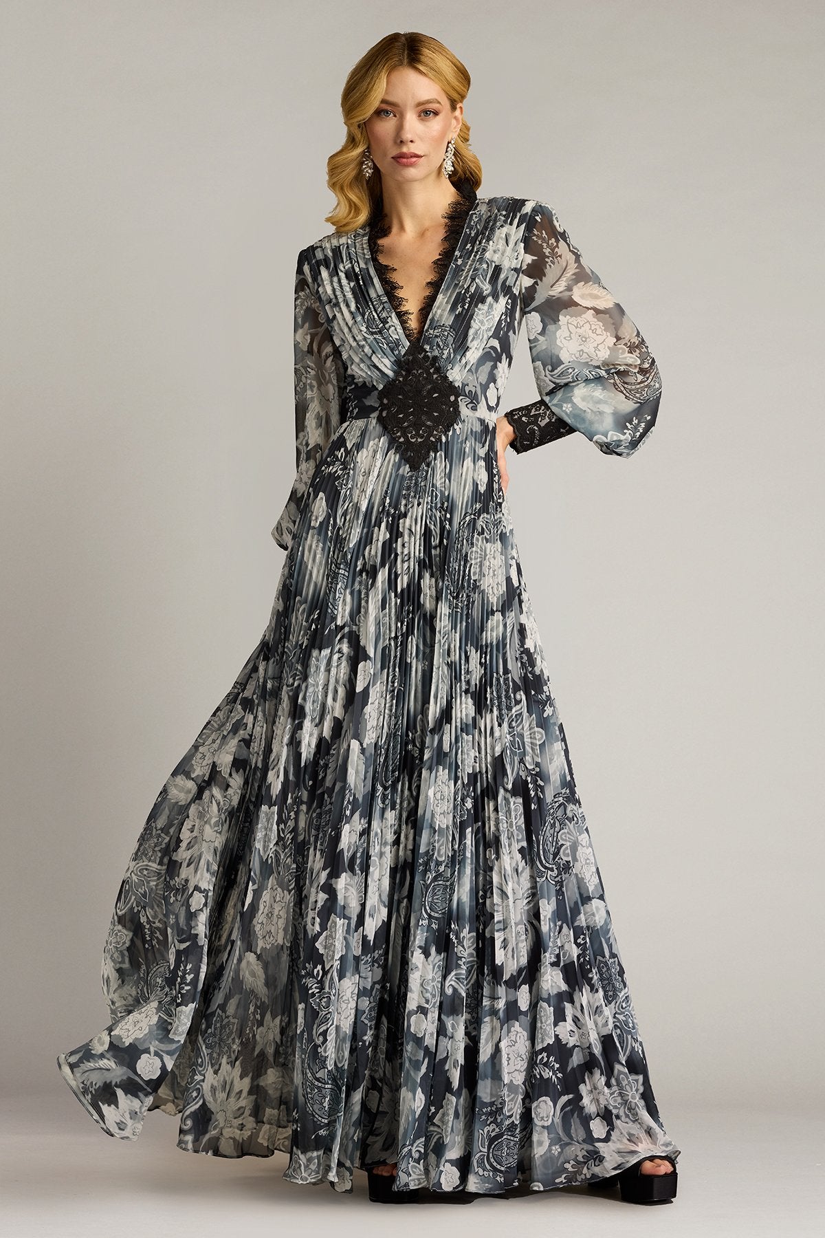 Audra Floral Print Chiffon Gown-IV/BK – Tadashi Shoji Official Online Boutique