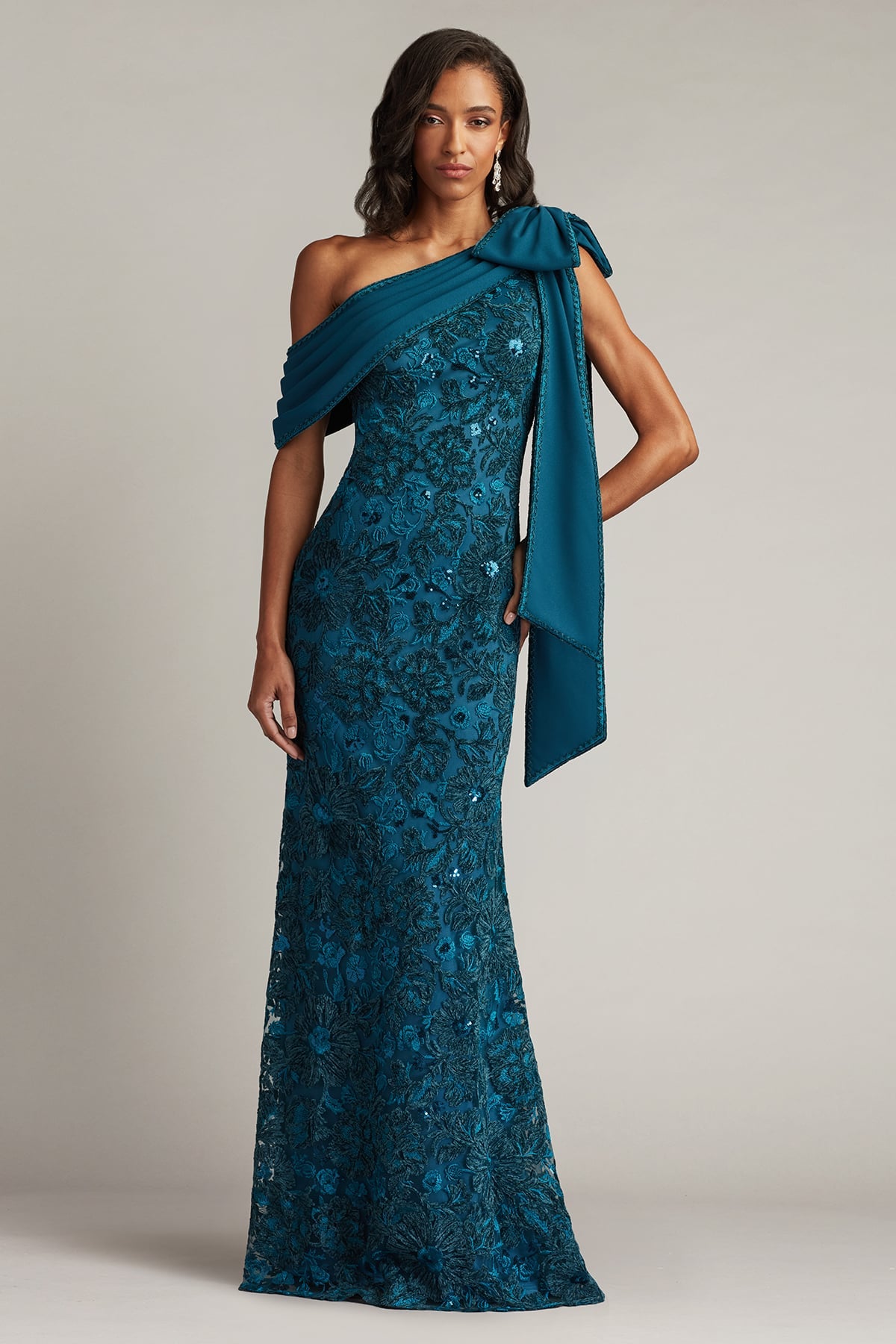 tashadi shoji dresses Ishani Bow-Shoulder Gown – Tadashi Official Online Boutique ROSS CHRISTMAS 🎄 MUST-HAVE Size:X-Large (14-16) About The Brand new_markdown