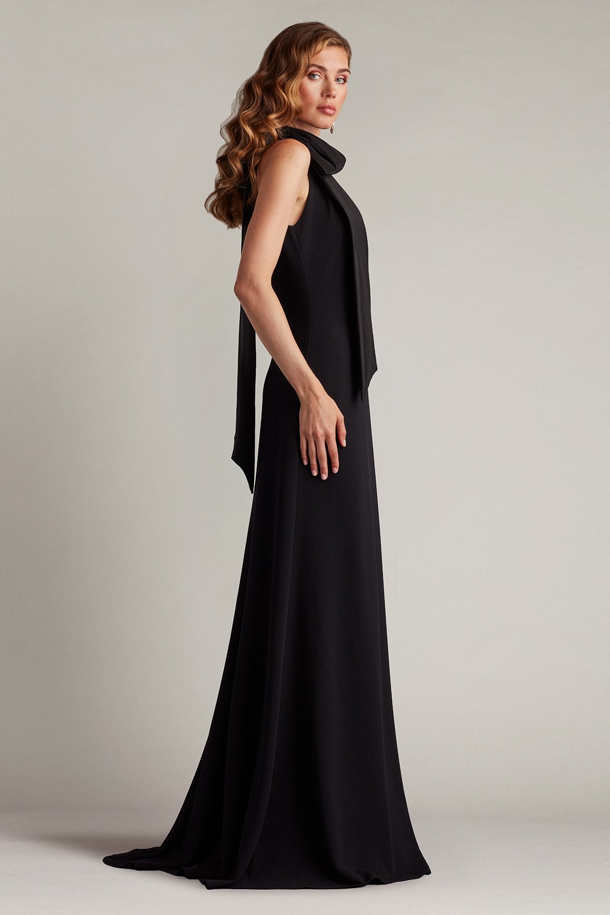 Sims Taffeta Shoulder Bow Halter Gown Black – Tadashi Shoji