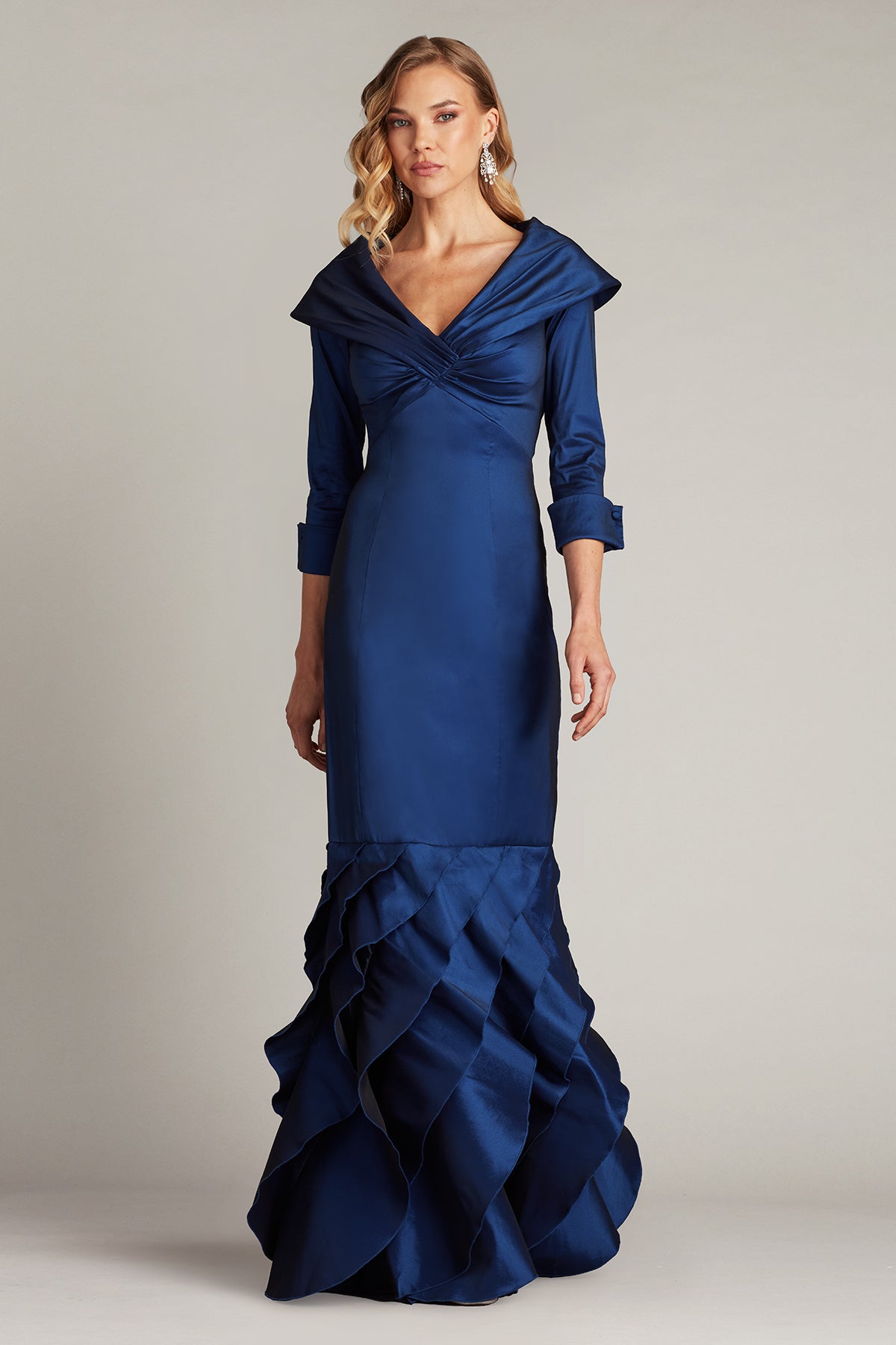 Blythe Portrait Collar Gown Blythe Portrait Collar Gown
