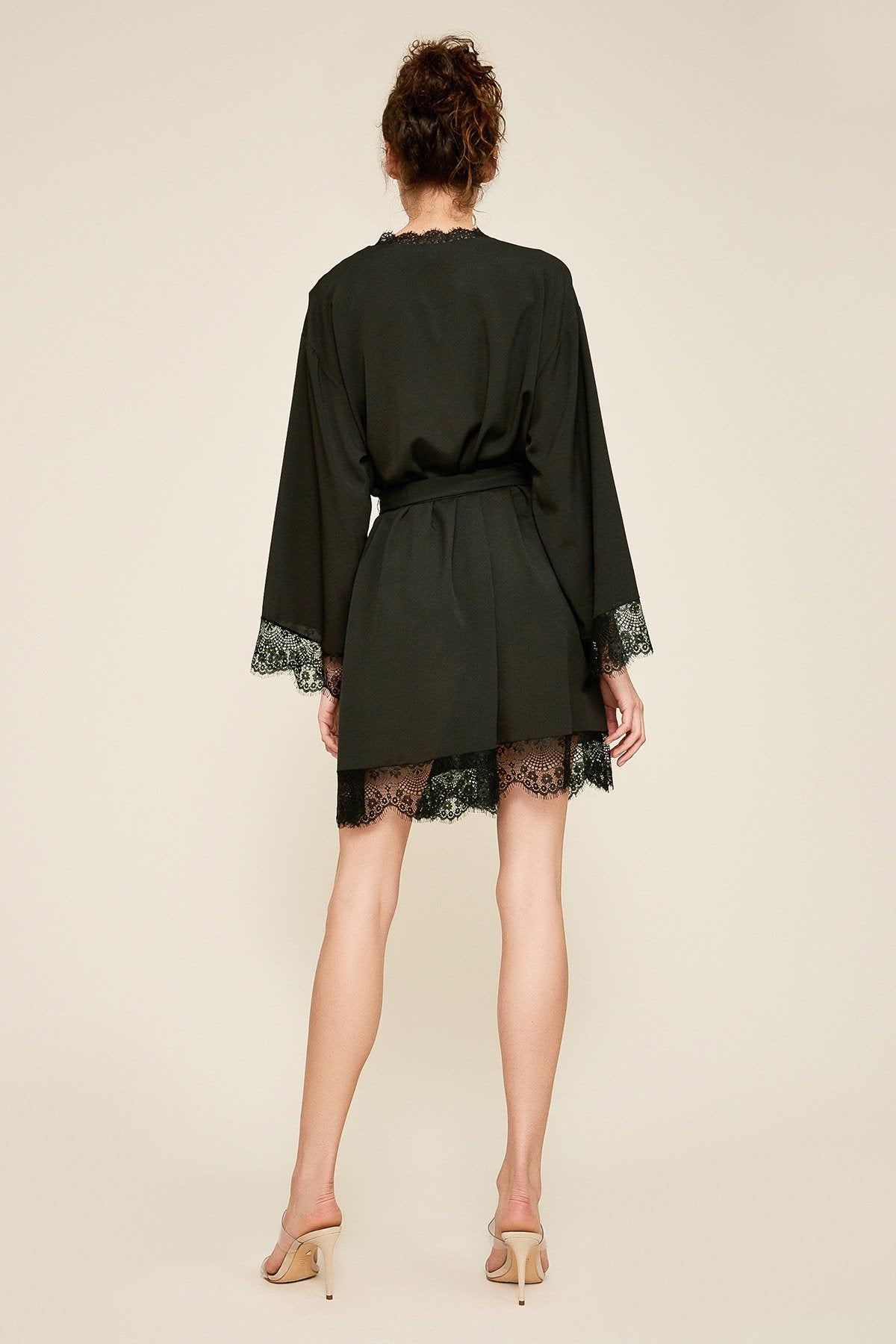 Vitti Crepe Lace Short Robe