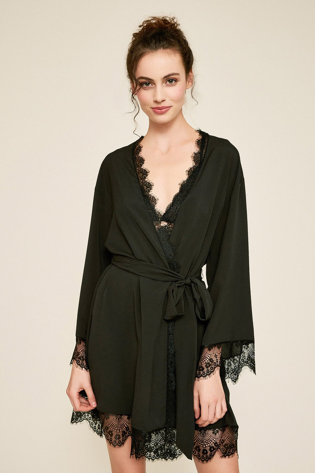 Vitti Crepe Lace Short Robe