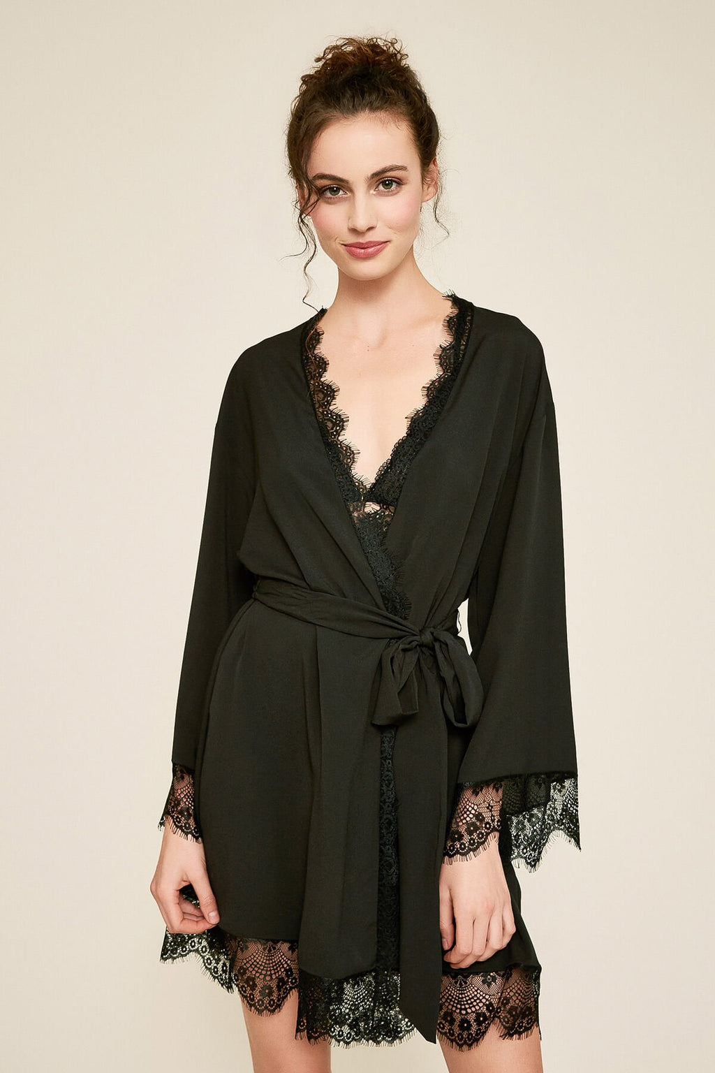 Tadashi Shoji - Vitti Crepe Lace Short Robe