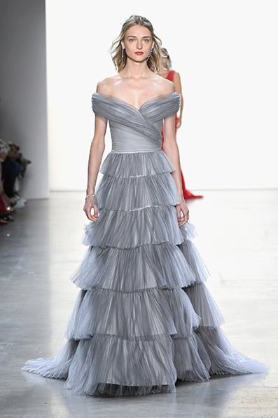 スーツ・フォーマル・ドレス OFF SHOULDER TULLE LAYERED DRESS Taro Off-The-Shoulder Tulle Gown – Tadashi Shoji Official Online