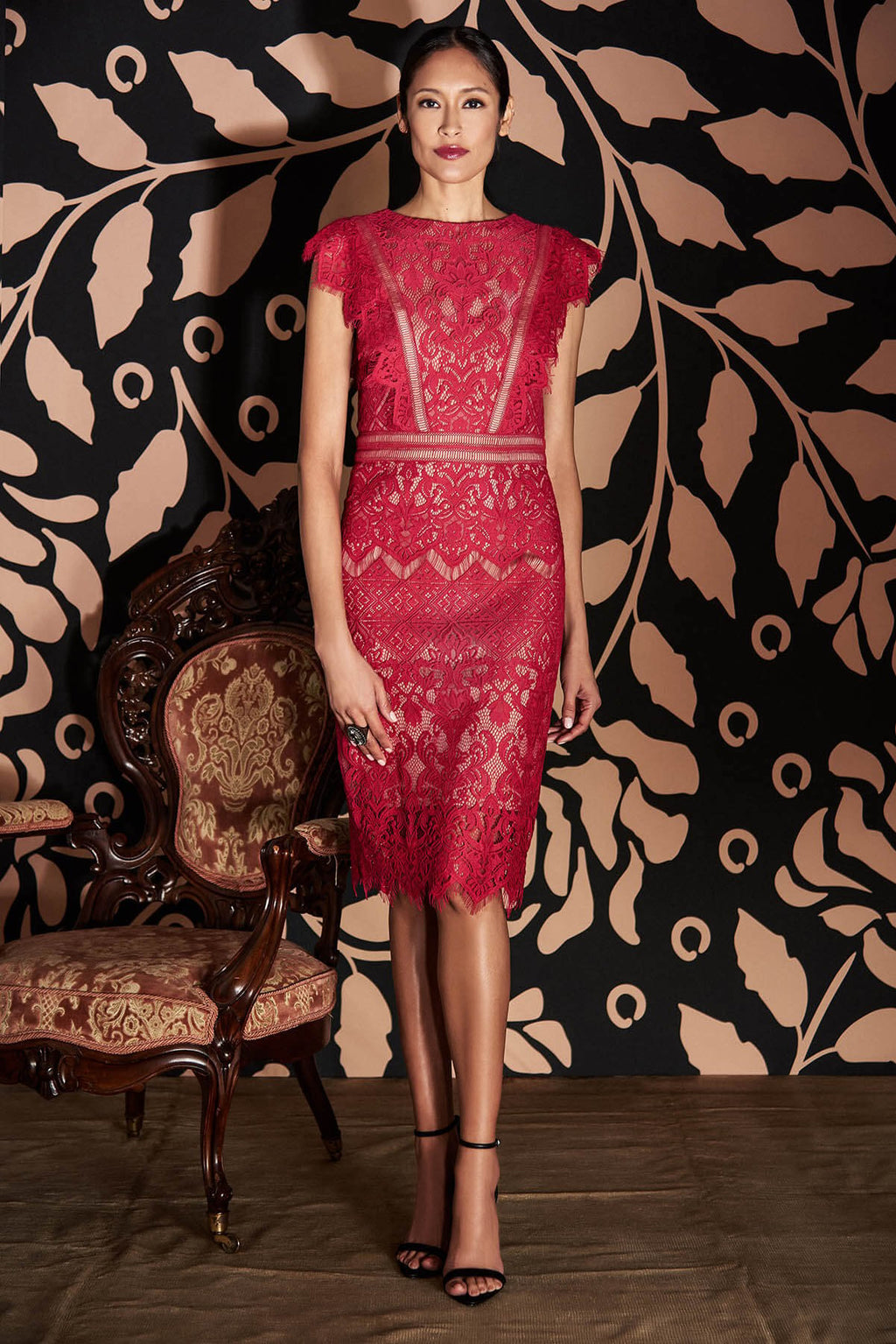 Tadashi Shoji - Lur Sleeveless Lace Dress