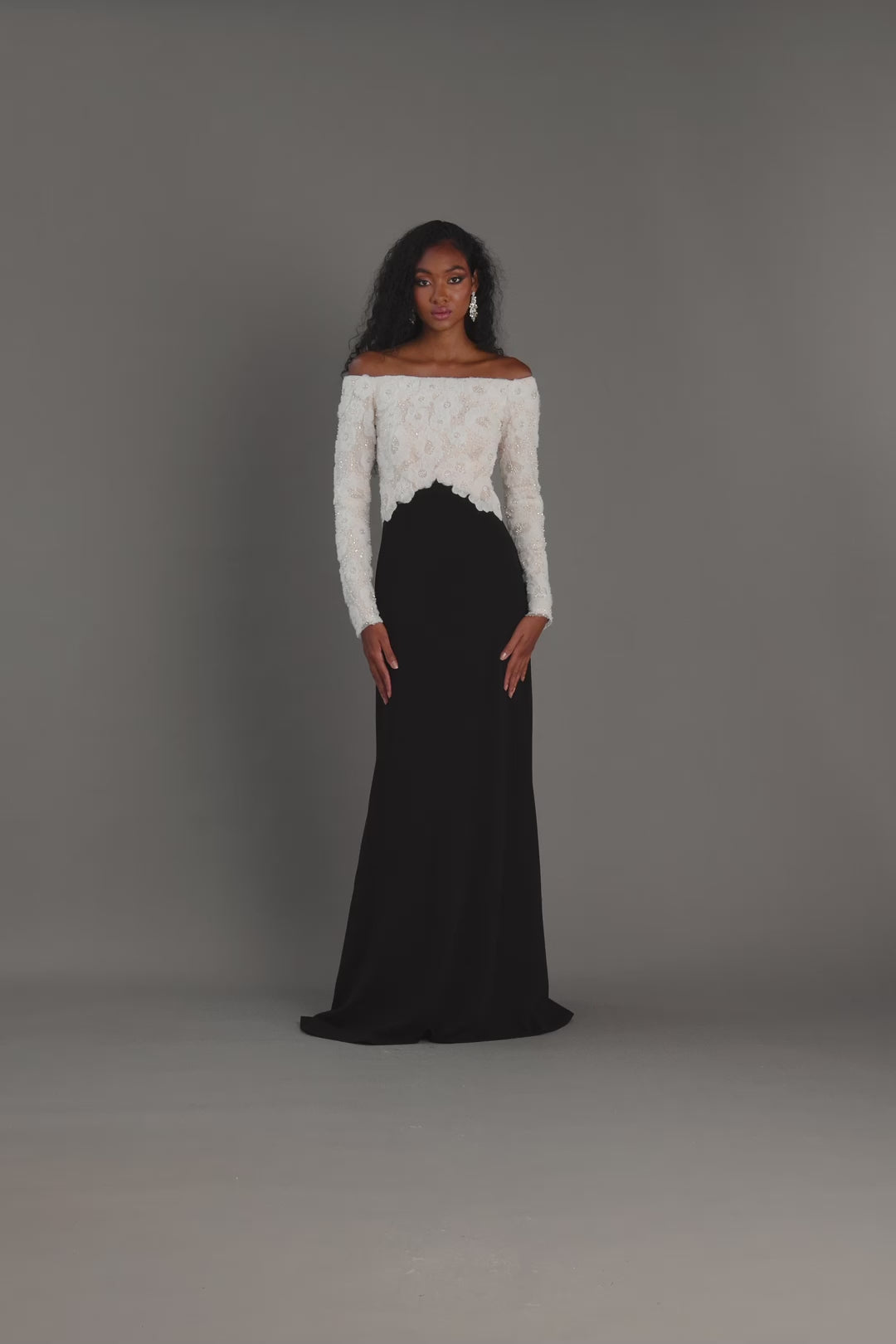 CFE25402L-IV/BK video CFE25402L_IVORY BLACK.mov