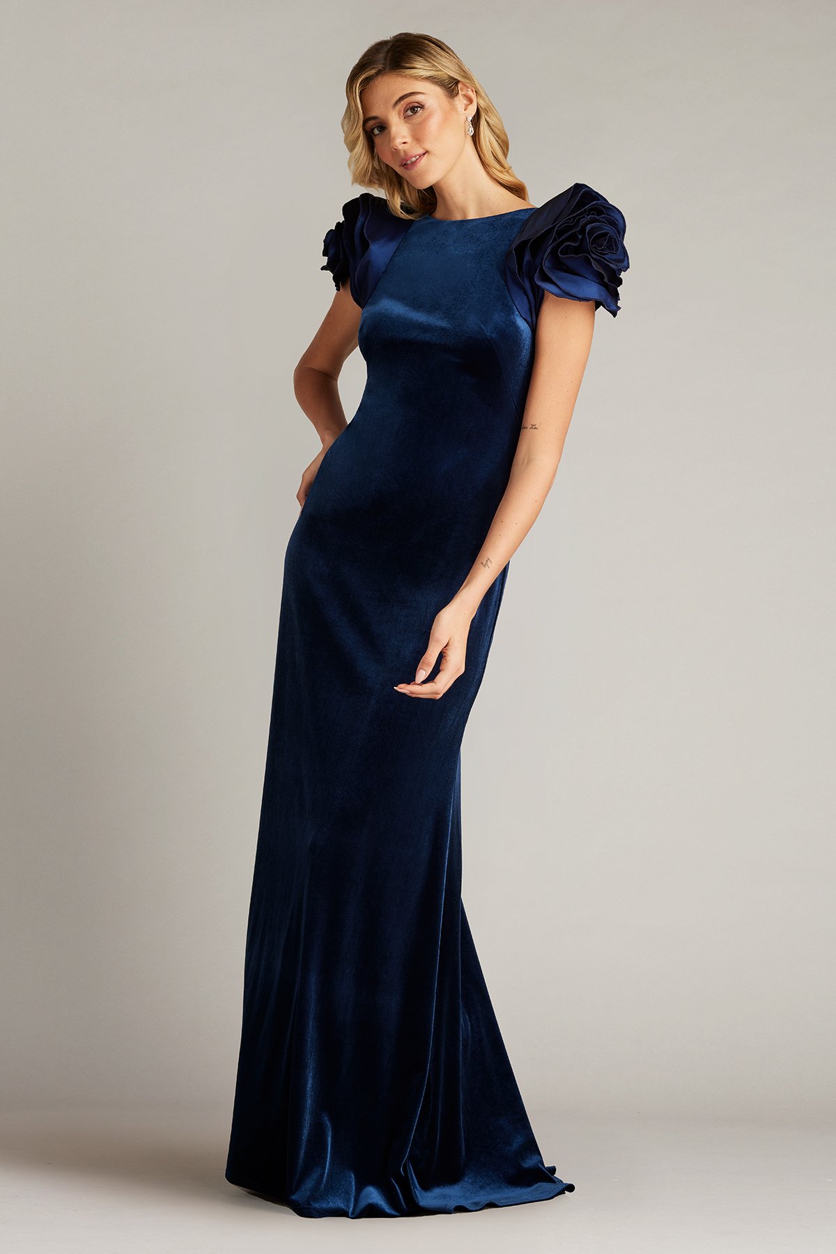 【Tadashi Shoji】Bevan Velvet Waterfall Drape Gown Cider Twist-Drape Velvet Gown PINE | Tadashi Shoji