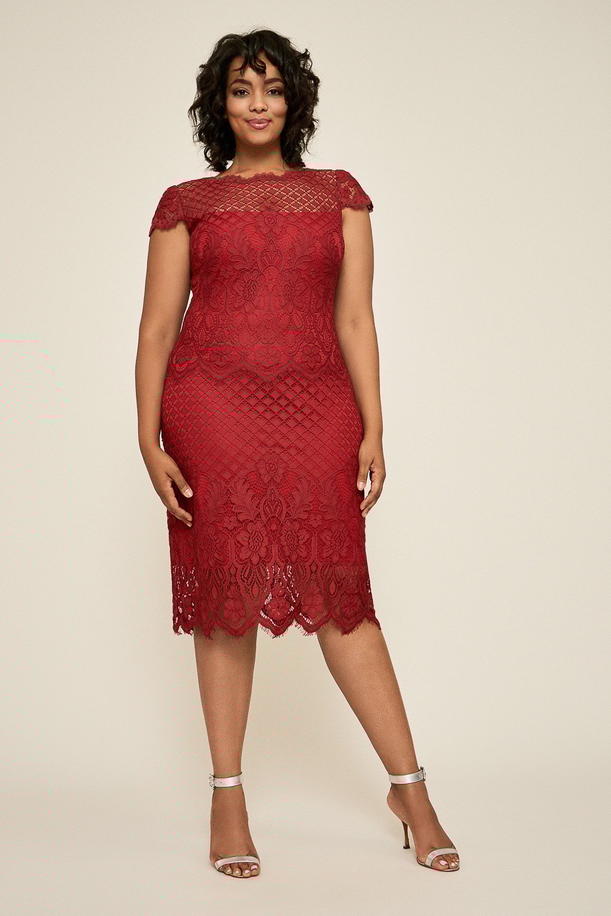 Plus size red lace dress with sleeves 2025