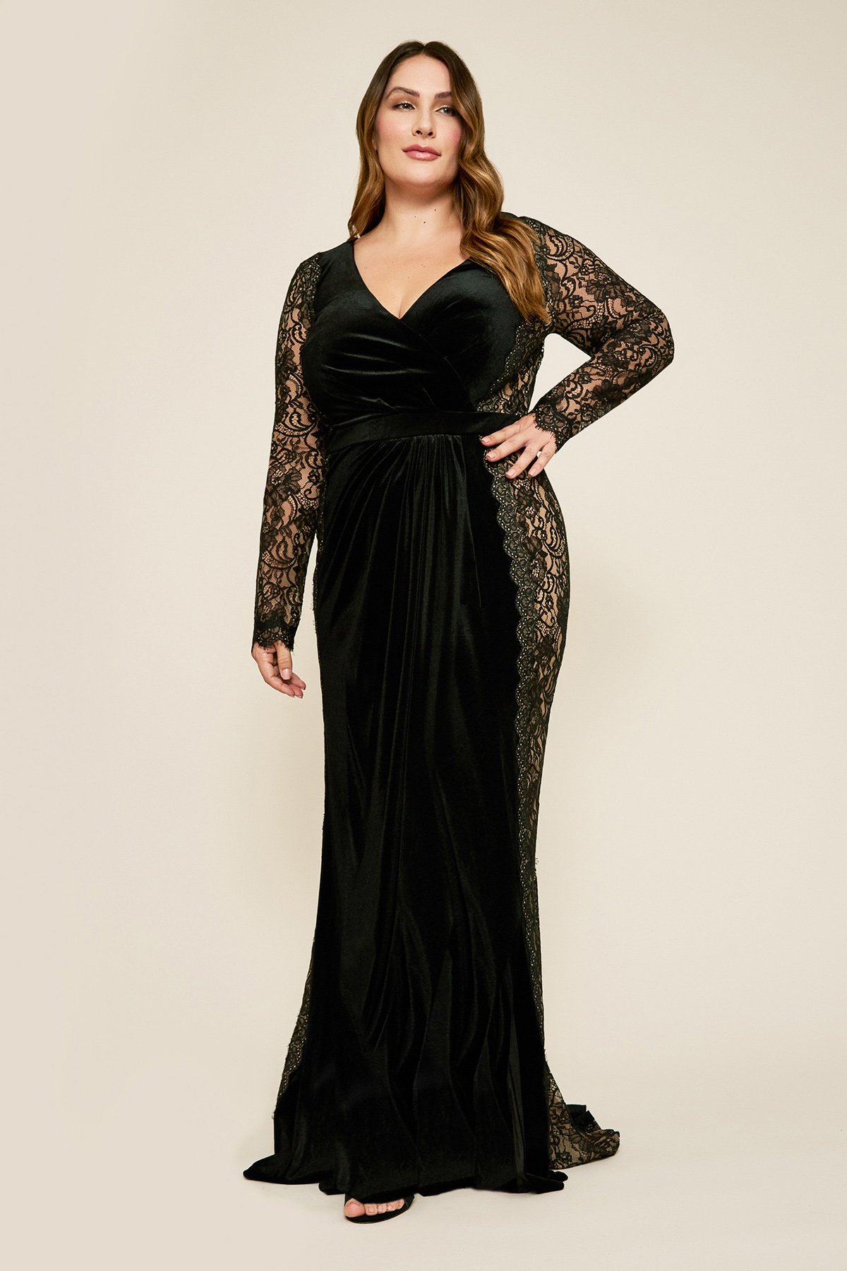 Plus size black long gown clearance