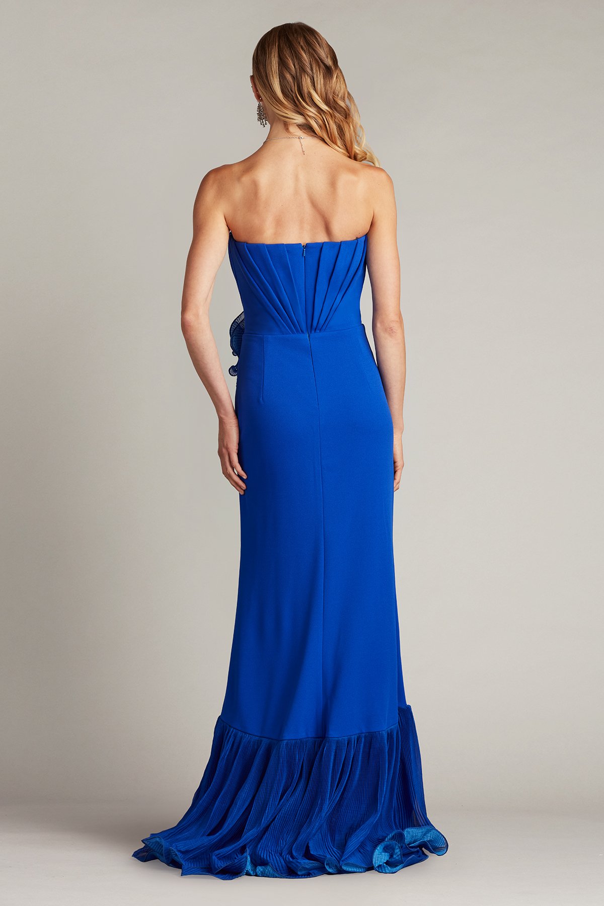 【Tadashi Shoji】MALONE CASCADING RUFFLE GOWN Leith Cascading Ruffle Gown | Tadashi Shoji