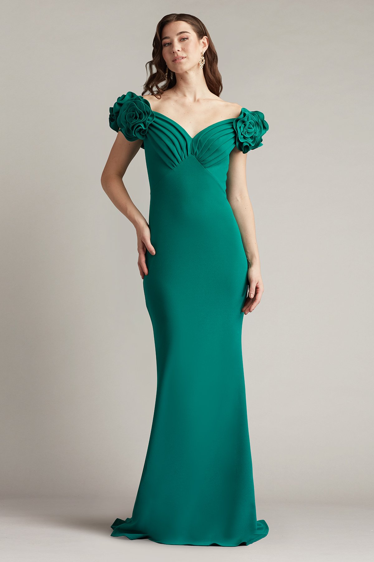 Adrianna Papell ホルターネック マーメイド ガウン Rosette Adrianna Papell 40165 Cutout Back Dress - Stock Only