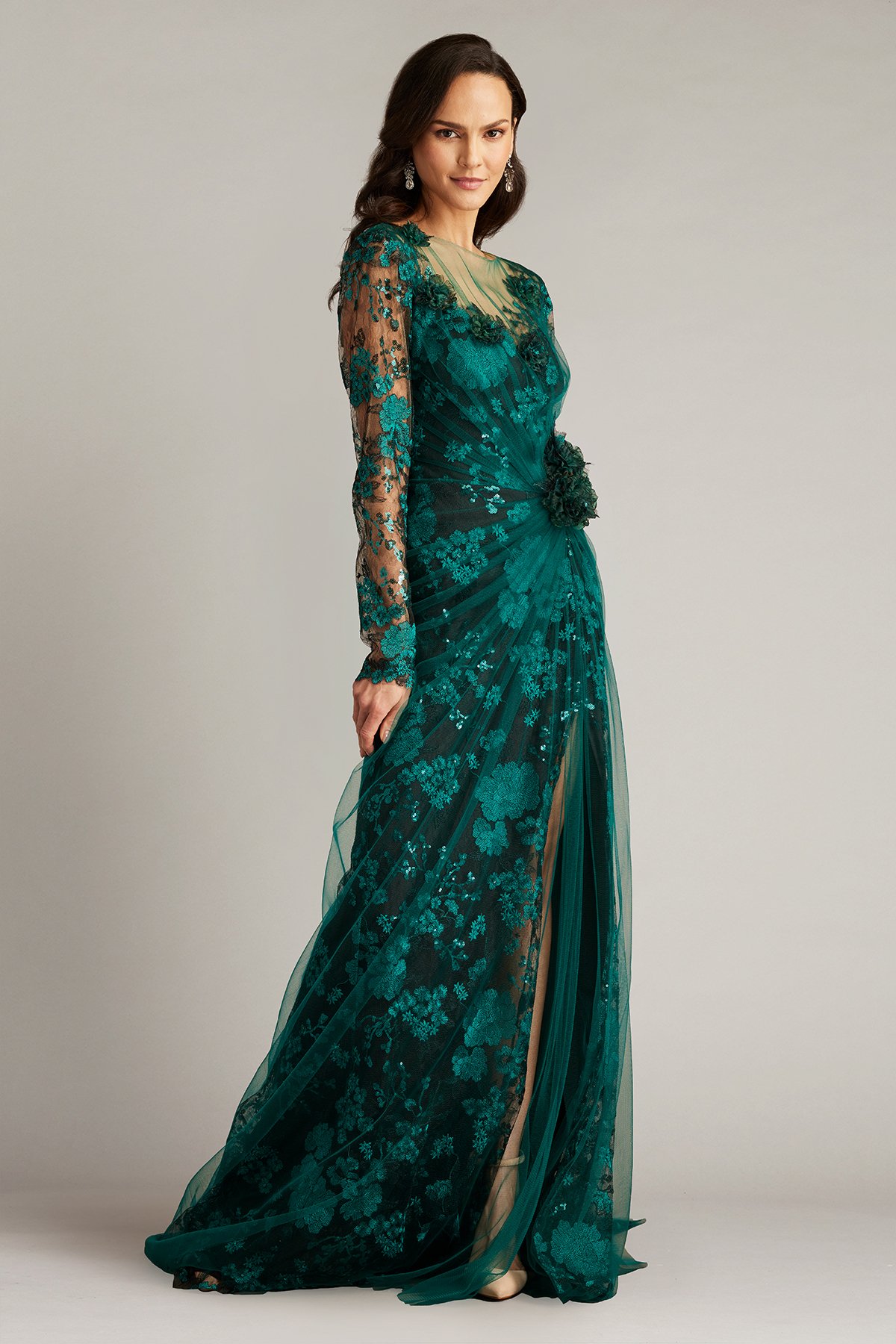 春先取りの Silvia Embroidered Shoji Tadashi | EM/BL Gown Illusion ワンピース