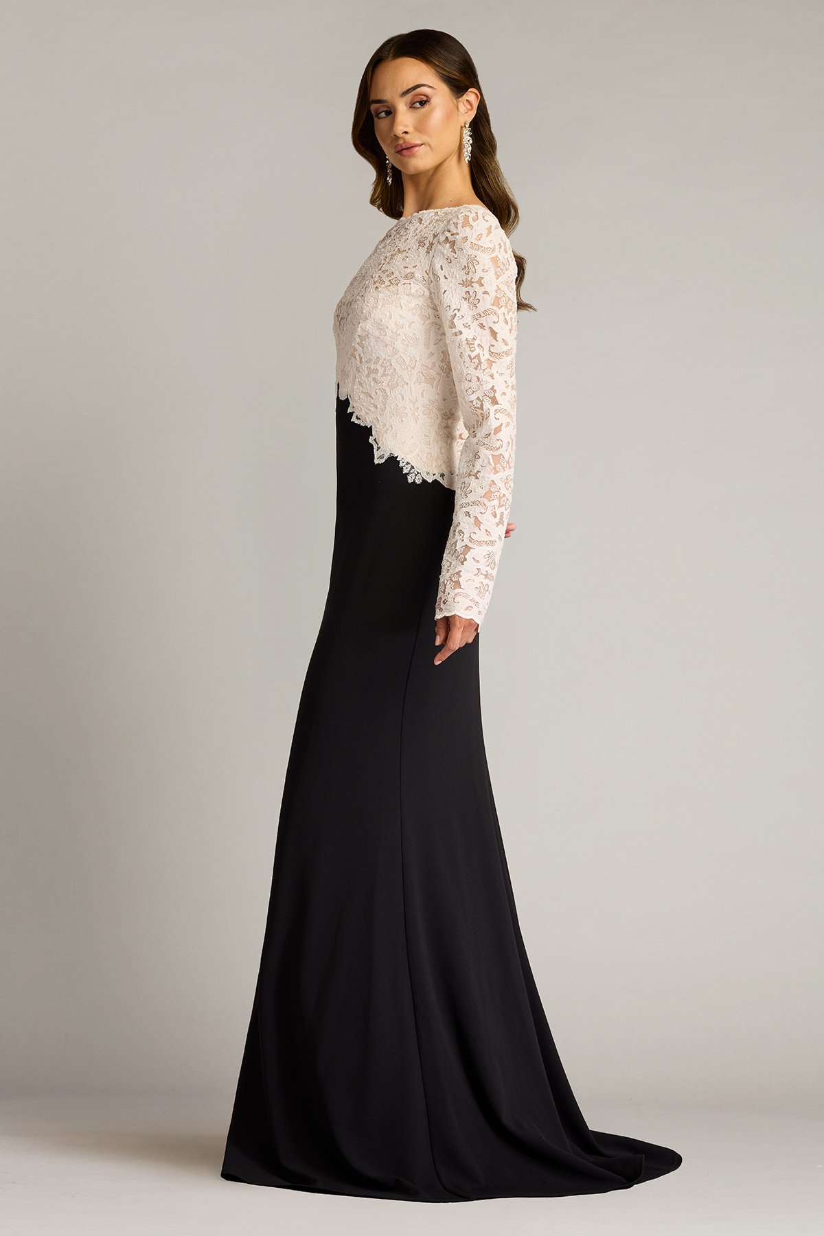 リッチ&シックに見せる【TADASHI SHOJI】Doi Kimono Bodice Gown Kairi Chrysanthemum Kimono Gown