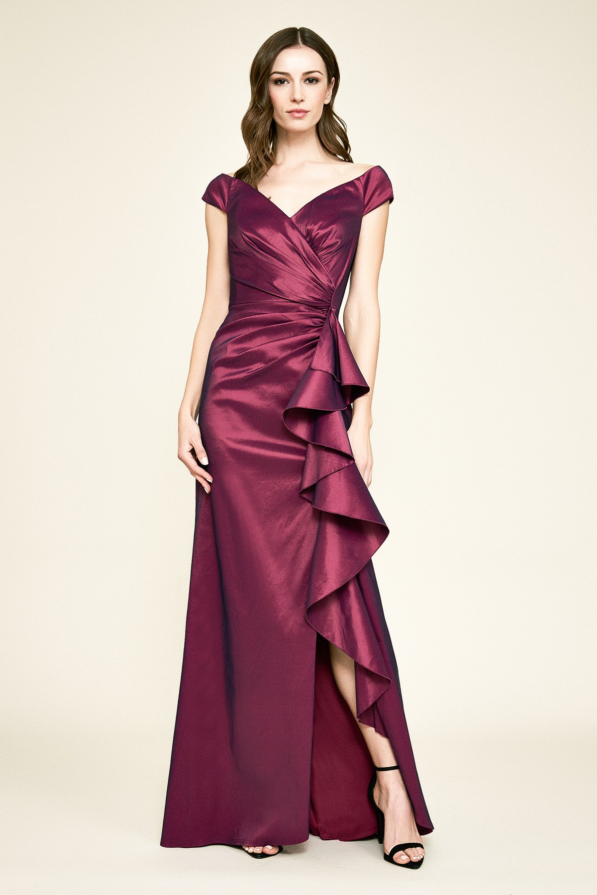 新着商品 Off-The-Shoulder Valery Taffeta Shoji Tadashi | Gown ナイトドレス